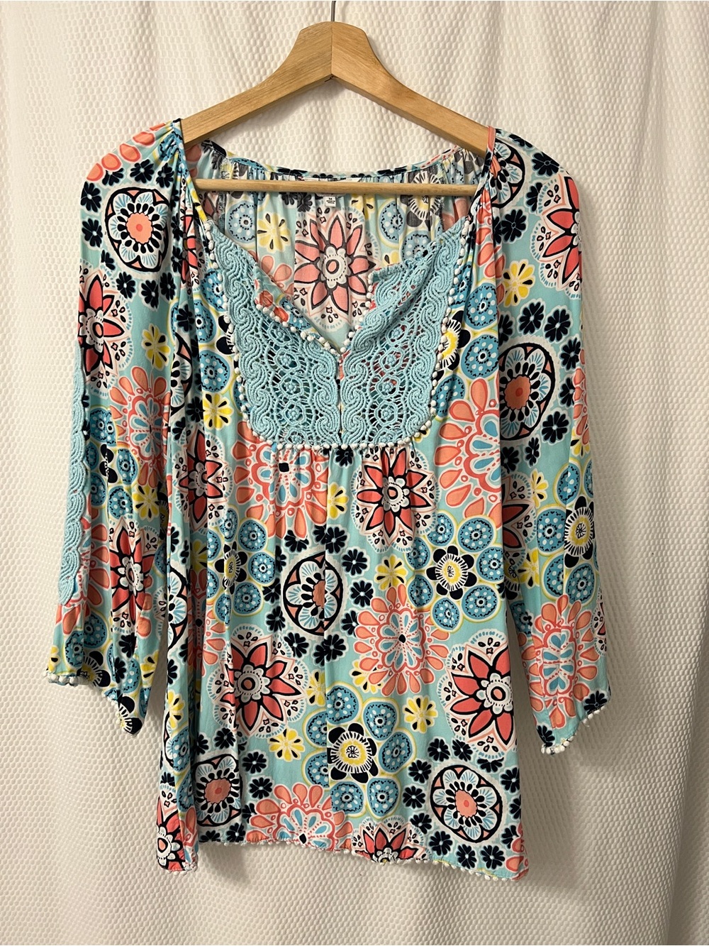 Crown & Ivy Cottage Core Farmhouse Floral Lace-Trim Top Medium